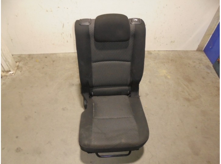 Recambio de asientos trasero izquierdo para toyota verso 2.0 d-4d cat referencia OEM IAM TELA NEGRA Y GRIS 5 PUERTAS