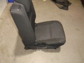 Recambio de asientos trasero izquierdo para toyota verso 2.0 d-4d cat referencia OEM IAM TELA NEGRA Y GRIS 5 PUERTAS