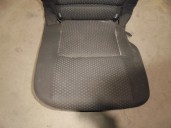 Recambio de asientos trasero derecho para toyota verso 2.0 d-4d cat referencia OEM IAM TELA NEGRA Y GRIS 5 PUERTAS