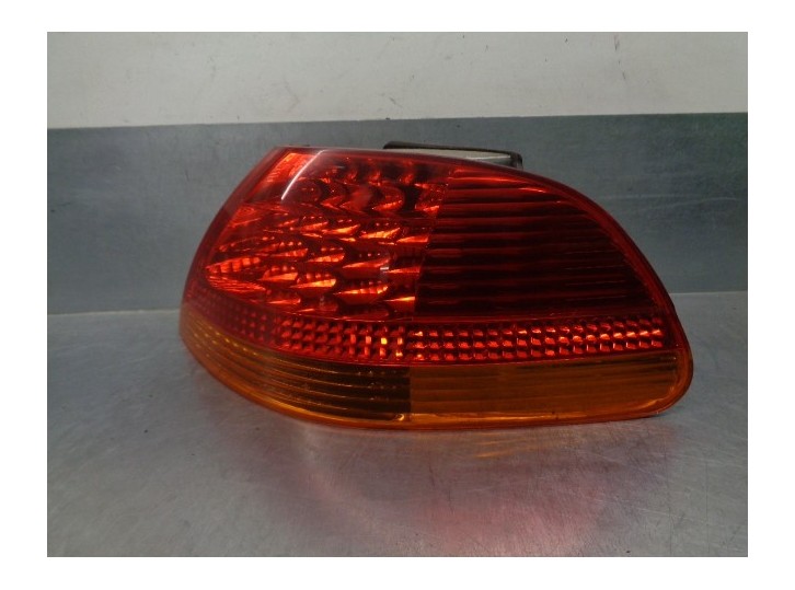 Recambio de piloto trasero derecho para bmw serie 7 (e65/e66) 3.0 turbodiesel cat referencia OEM IAM 63218379688 4 PUERTAS
