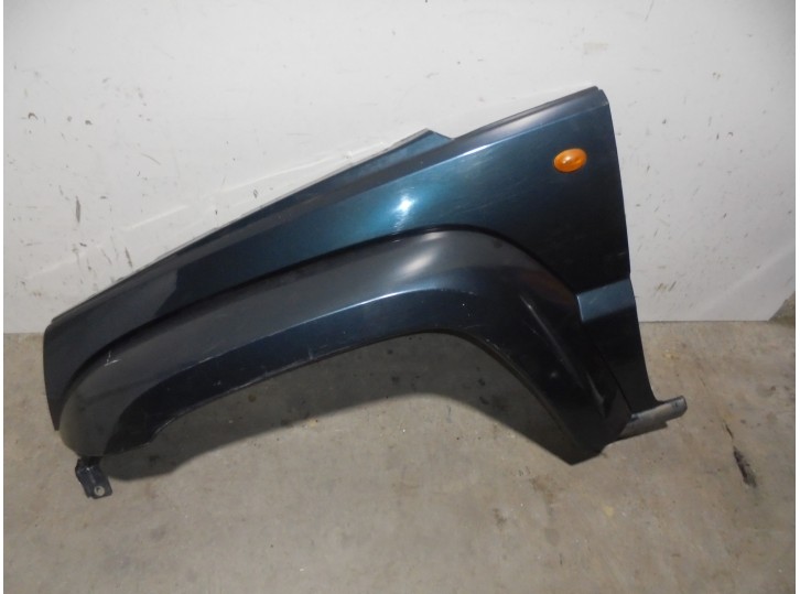 Replacement front left fender for Chrysler Jeep Cherokee (KJ) 2.8 CRD CAT OEM IAM reference 55360599AA TEAL 