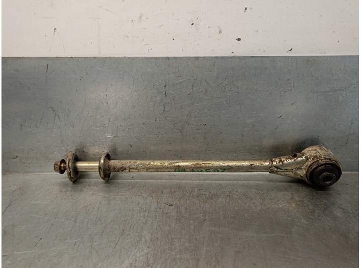 Recambio de brazo suspension inferior delantero derecho para volvo serie 940 berlina/familiar 2.4 turbodiesel referencia OEM IAM
