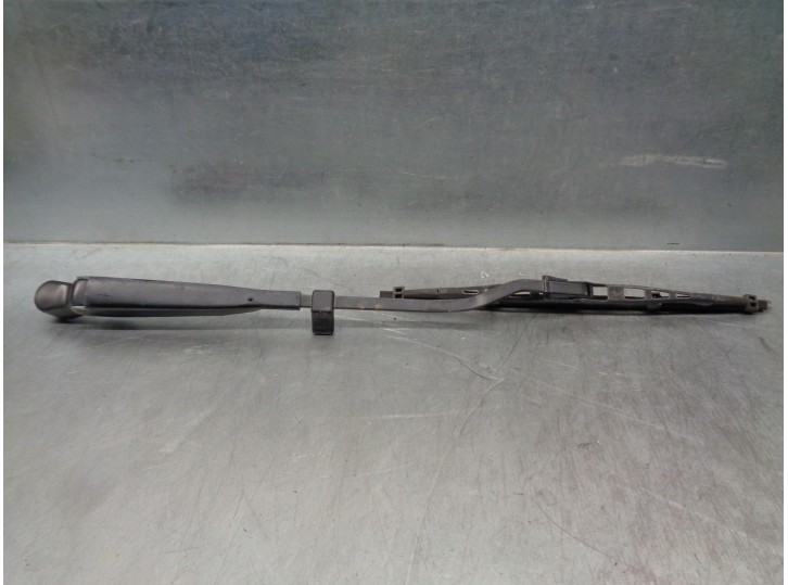 Recambio de brazo limpia trasero para chrysler jeep cherokee (kj) 2.8 crd cat referencia OEM IAM 05066965AA 