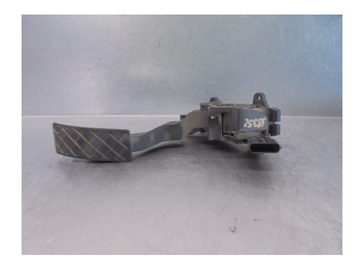 Recambio de potenciometro pedal para seat ibiza (6j5) referencia OEM IAM 6C1723503B 0280755221 BOSCH