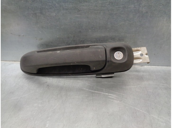 Replacement front right exterior door handle for Chrysler Jeep Cherokee (KJ) 2.8 CRD cat OEM IAM reference 55360332AF 