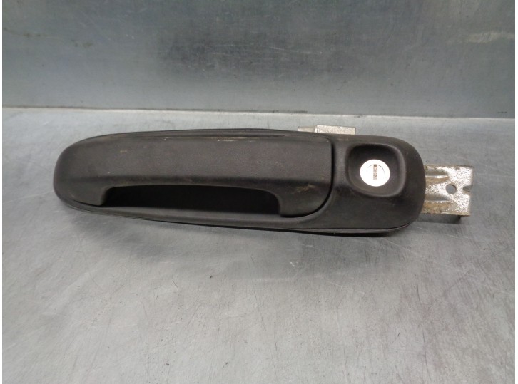 Replacement front left exterior door handle for Chrysler Jeep Cherokee (KJ) 2.8 CRD CAT OEM IAM reference 55360333AF 