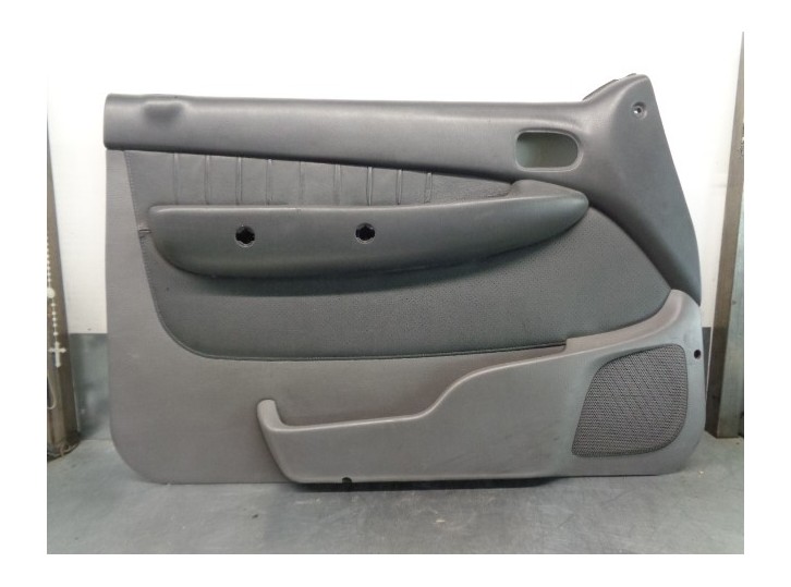Replacement left front door trim panel for Ford Ranger (EQ) 2.5 12V TD CAT OEM IAM reference UH71684NI 