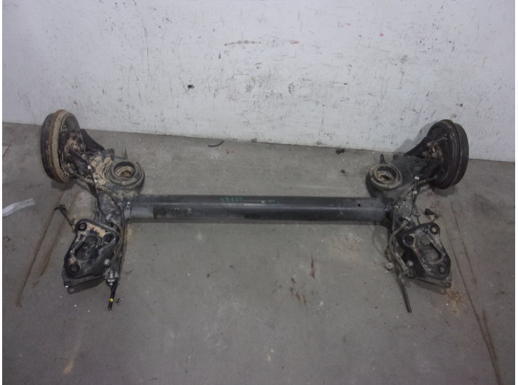 Recambio de puente trasero para opel corsa e selective referencia OEM IAM 402136 TAMBOR 4 AGUJEROS BURRA 17