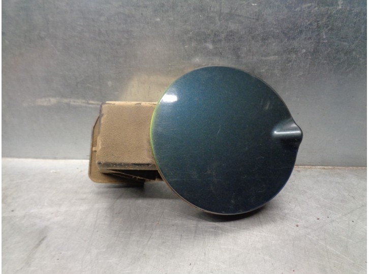 Recambio de tapa exterior combustible para chrysler jeep cherokee (kj) 2.8 crd cat referencia OEM IAM 04674991AH  