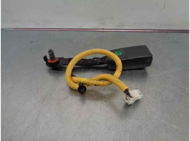 Recambio de enganche cinturon para hyundai i30 1.6 cat referencia OEM IAM 