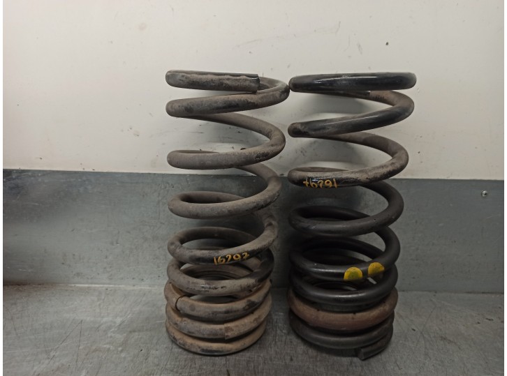 Replacement shock absorber spring for Kia Carnival II 2.9 CRDi CAT OEM IAM reference 0K55228010A 