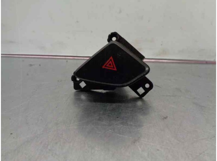 Recambio de warning para hyundai i30 1.6 cat referencia OEM IAM 