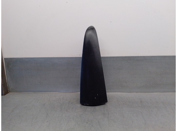 Recambio de molduras traseras para renault kangoo 1.5 dci diesel fap referencia OEM IAM 8200499015 TRASERO DERECHO 