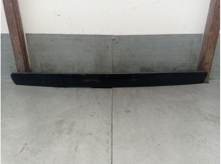 Recambio de molduras traseras para peugeot 308 sw 1.6 16v referencia OEM IAM 9637545880 1608481780 