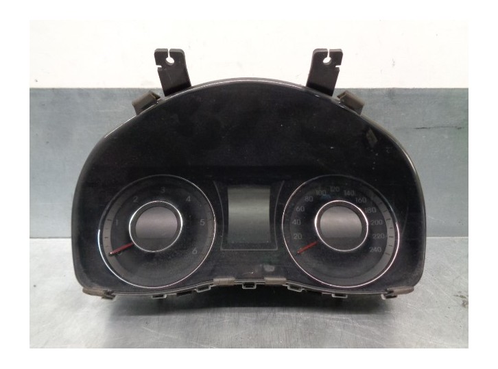 Recambio de cuadro instrumentos para hyundai i40 1.7 crdi cat referencia OEM IAM 940233Z560 