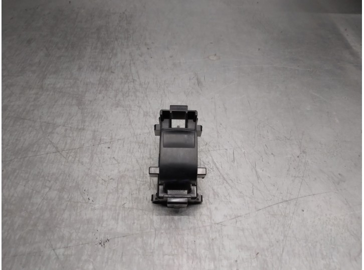 Recambio de mando elevalunas trasero izquierdo para toyota yaris (_p13_) 1.5 hybrid (nhp130_) referencia OEM IAM 848100D030 