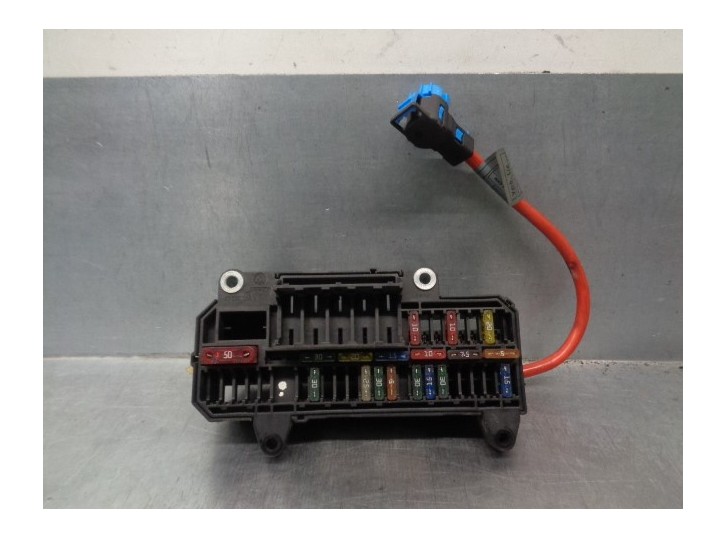 Recambio de caja reles / fusibles para bmw serie 7 (e65/e66) 3.0 turbodiesel cat referencia OEM IAM 61136900583 
