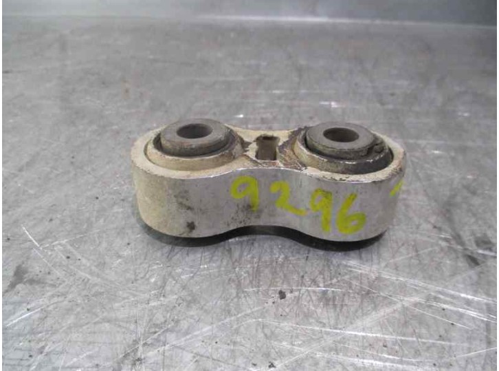 Recambio de soporte motor trasero para volvo xc90 2.5 20v turbo cat referencia OEM IAM 30666394 6587 