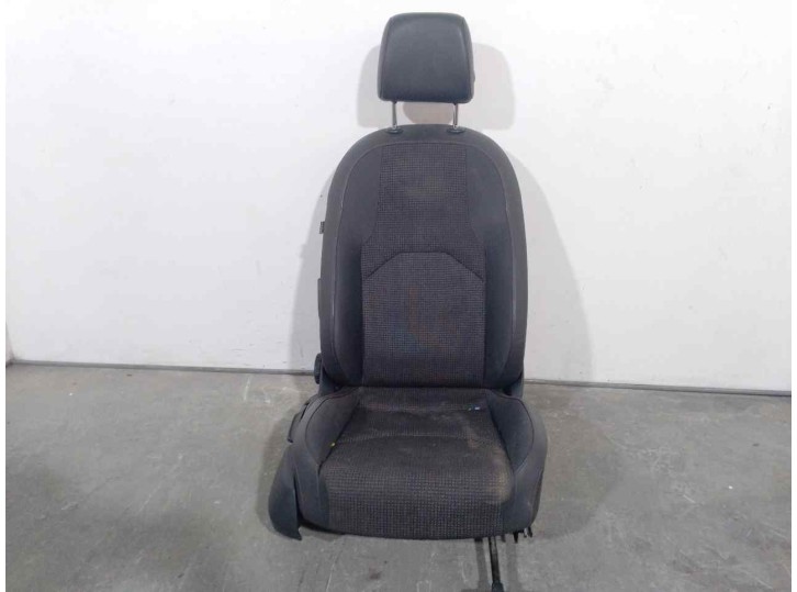 Replacement front right seat for SEAT León (5F1) 1.4 16v TSI OEM IAM reference 5F0881375L BLACK FABRIC AND LEATHER 5 DOOR