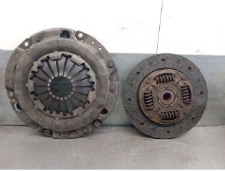 Recambio de kit embrague para chevrolet lacetti (j200) 1.6 referencia OEM IAM 96408517 96408517 VALEO