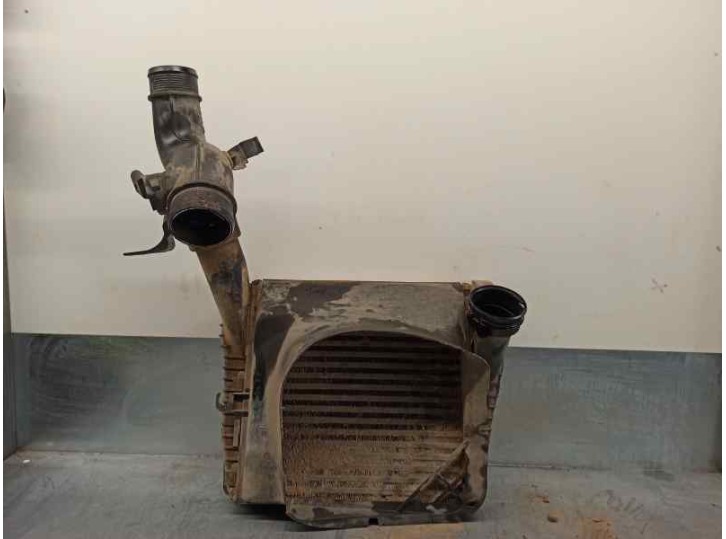 Replacement intercooler for Volkswagen Touareg (7LA) 3.0 V6 TDI DPF OEM IAM reference 7L6145803C 