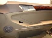 Recambio de guarnecido puerta delantera derecha para mercedes-benz clase m (w164) 3.0 cdi cat referencia OEM IAM A16472014708K56