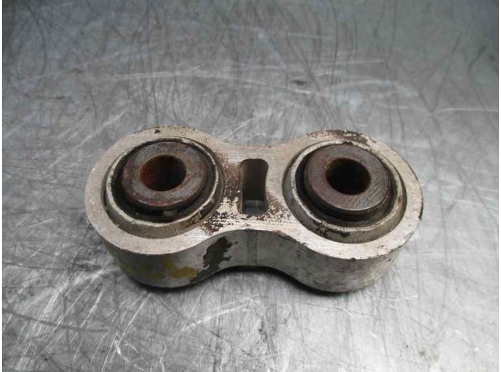 Recambio de soporte motor trasero para volvo xc90 2.5 20v turbo cat referencia OEM IAM 30666394 6587 