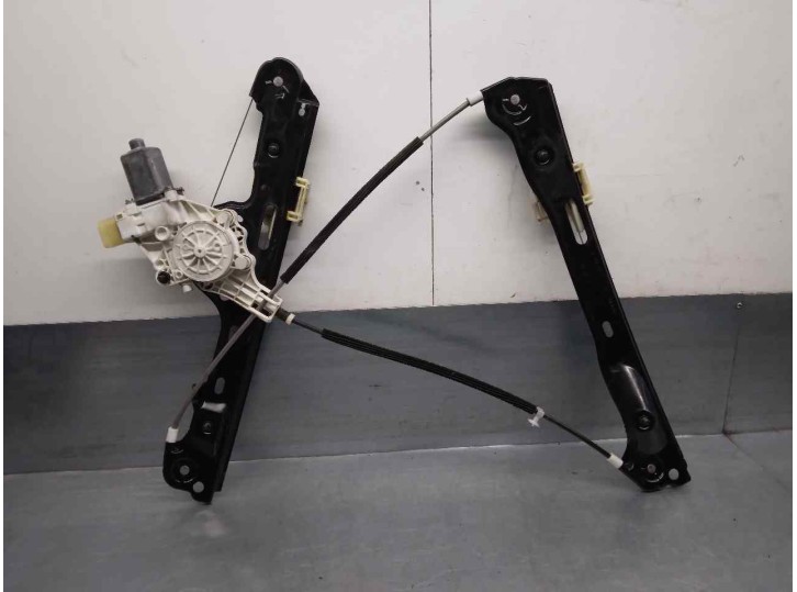 Recambio de elevalunas delantero izquierdo para bmw serie 1 berlina (e81/e87) 2.0 16v referencia OEM IAM 7067795S 6 PINES 5 PUER
