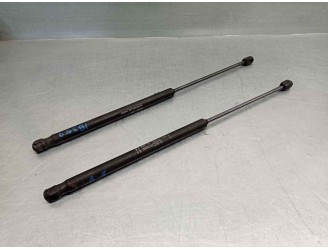 Replacement hood struts for Fiat Stilo (192) 1.9 JTD CAT OEM IAM reference 46784590 