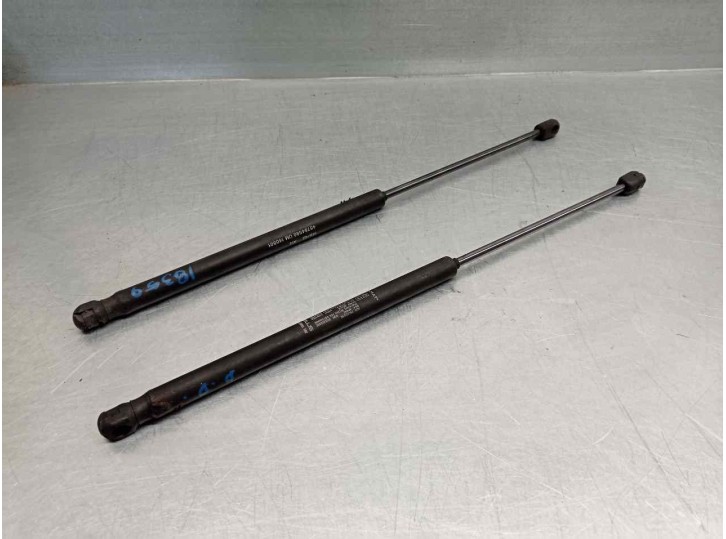 Replacement hood struts for Fiat Stilo (192) 1.9 JTD CAT OEM IAM reference 46784590 