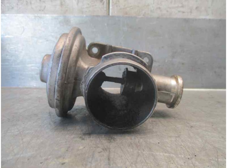 Recambio de valvula egr para bmw serie 3 berlina (e46) 2.0 16v diesel cat referencia OEM IAM 11717804378 72252302 PIERBURG