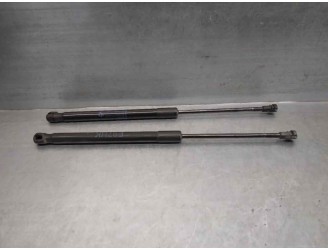 Replacement boot / tailgate shock absorbers for BMW 1 Series saloon (E81/E87) 2.0 16v OEM IAM reference 51247060622 