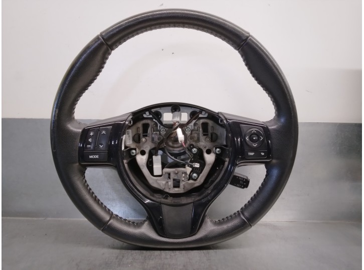 Recambio de volante para toyota yaris (_p13_) 1.5 hybrid (nhp130_) referencia OEM IAM 451000D49024  