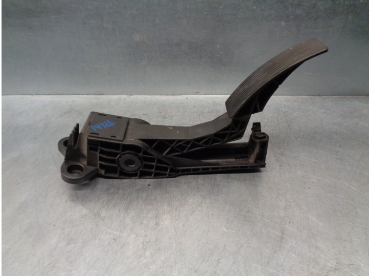Recambio de potenciometro pedal para mercedes-benz clase m (w164) 3.0 cdi cat referencia OEM IAM A1643000004  