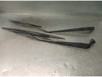 Recambio de brazo limpia delantero derecho para suzuki alto amf 310 1.0 12v cat referencia OEM IAM 38310M68K00  