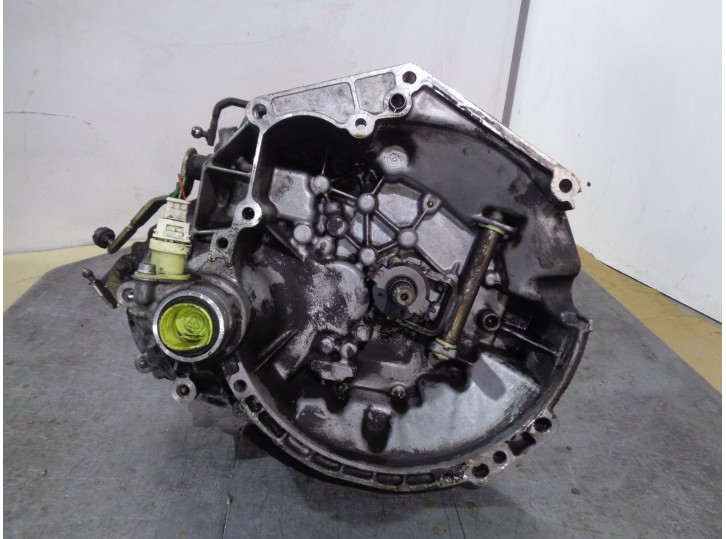 Recambio de caja cambios para citroën saxo 1.4 referencia OEM IAM 20CE92 0007560 2223JA