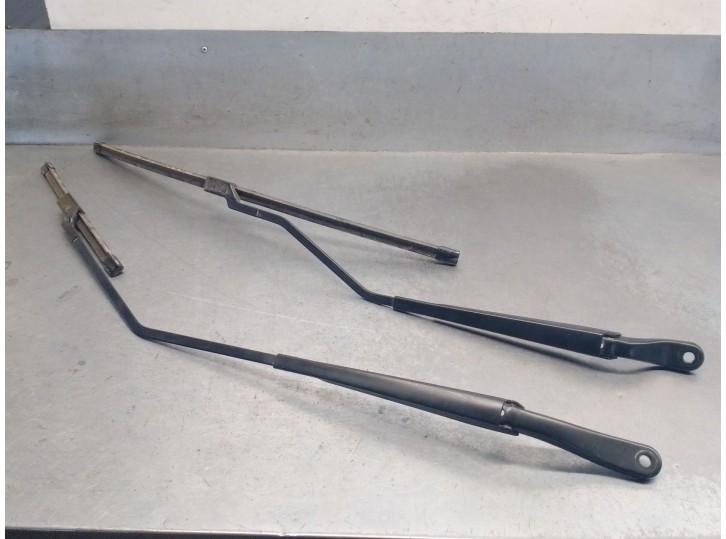 Recambio de brazo limpia delantero derecho para renault captur ii (hf_) tce 155 (hfmn) referencia OEM IAM 288810776R 288860088R 