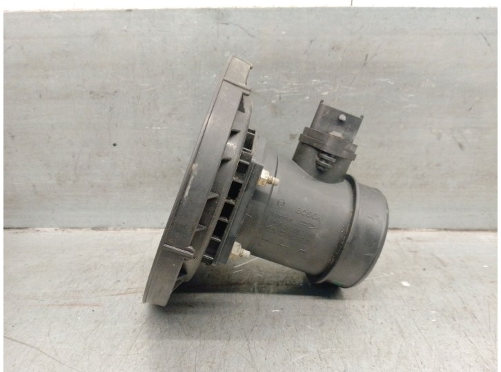 Replacement mass air flow sensor for Nissan Terrano II (R20) 2.7 TDi 4WD OEM IAM reference 226807F405 0281002594 BOSCH