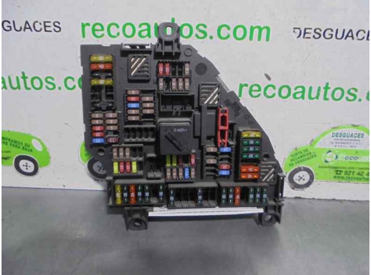 Recambio de caja reles / fusibles para bmw serie 5 lim. (f10) 520i referencia OEM IAM 9252813 