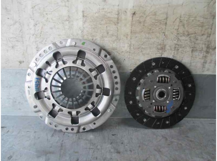 Replacement clutch kit for Opel Combo (Corsa B) 1.7 diesel OEM IAM reference 319005410 120014610 LUK