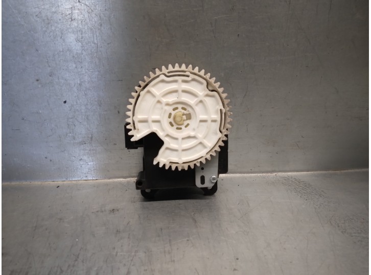 Recambio de motor calefaccion para toyota yaris (_p13_) 1.5 hybrid (nhp130_) referencia OEM IAM CZ113800 2800PLS DENSO