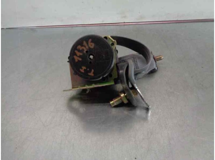 Replacement of rear central safety belt for Hyundai Accent (LC) 1.5 12V CAT OEM IAM reference 