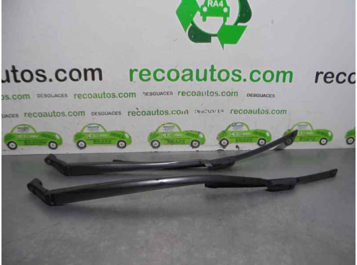 Recambio de brazo limpia delantero derecho para toyota auris 1.4 turbodiesel cat referencia OEM IAM   