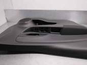 Recambio de guarnecido puerta delantera izquierda para toyota yaris (_p13_) 1.5 hybrid (nhp130_) referencia OEM IAM 676200DR8020