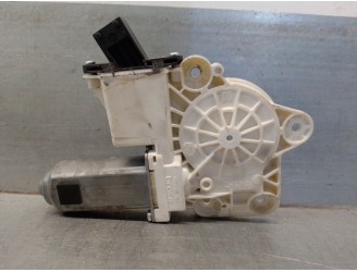 Recambio de motor elevalunas trasero derecho para opel vectra c caravan 1.9 16v cdti cat (z 19 dth / lrd) referencia OEM IAM 244