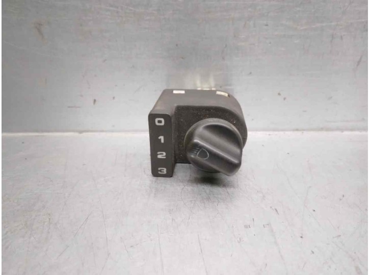Replacement light switch for Land Rover Discovery (LT) 2.5 Turbodiesel OEM IAM reference YUK100260 