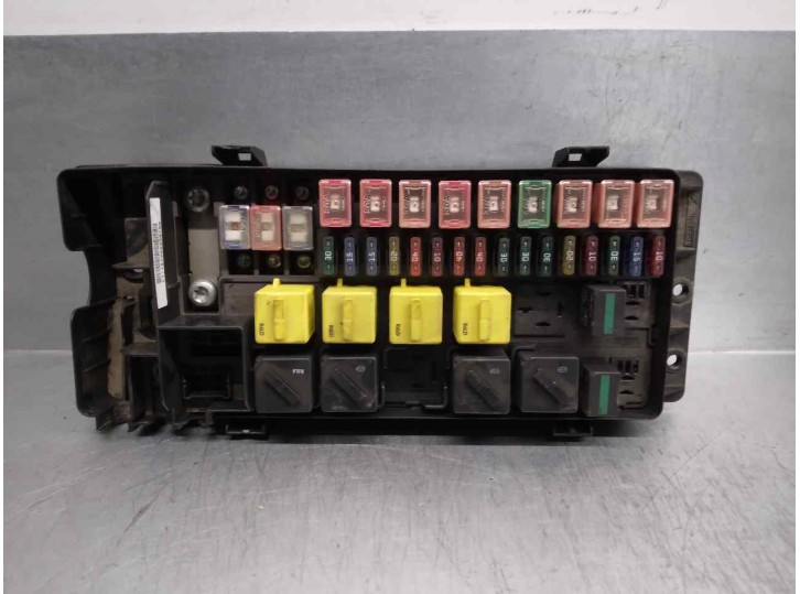 Recambio de caja reles / fusibles para land rover discovery (lt) 2.5 turbodiesel referencia OEM IAM YQE103800 
