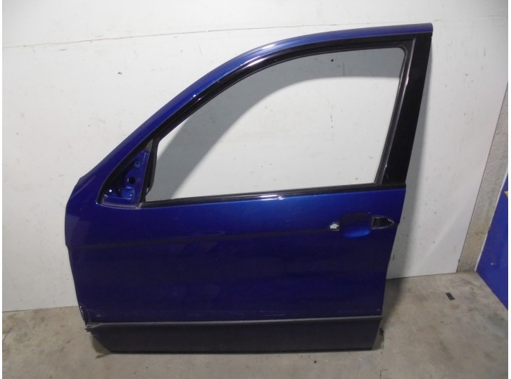 Recambio de puerta delantera izquierda para bmw x5 (e53) referencia OEM IAM 41518256823 AZUL OSCURO 5 PUERTAS