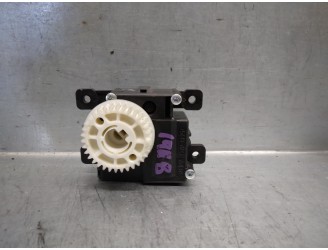 Recambio de motor calefaccion para toyota yaris (_p13_) 1.5 hybrid (nhp130_) referencia OEM IAM 063800 1981PLS DENSO