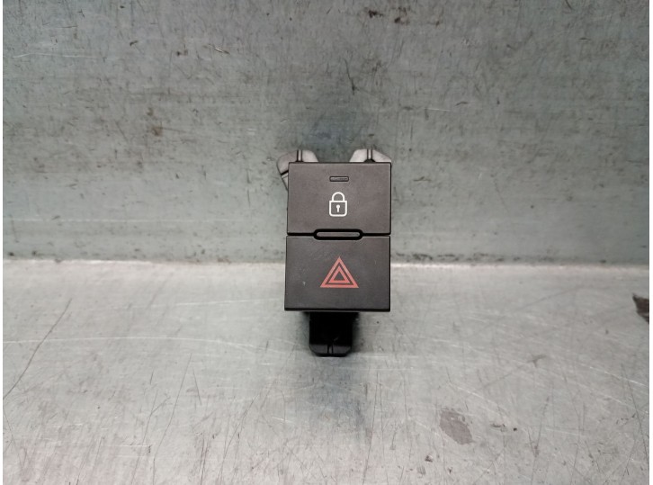 Recambio de warning para hyundai i20 iii (bc3, bi3) 1.0 t-gdi hybrid 48v referencia OEM IAM 93790Q0000 